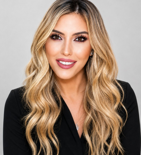 Muge Ozkan, Financial Planning Associate